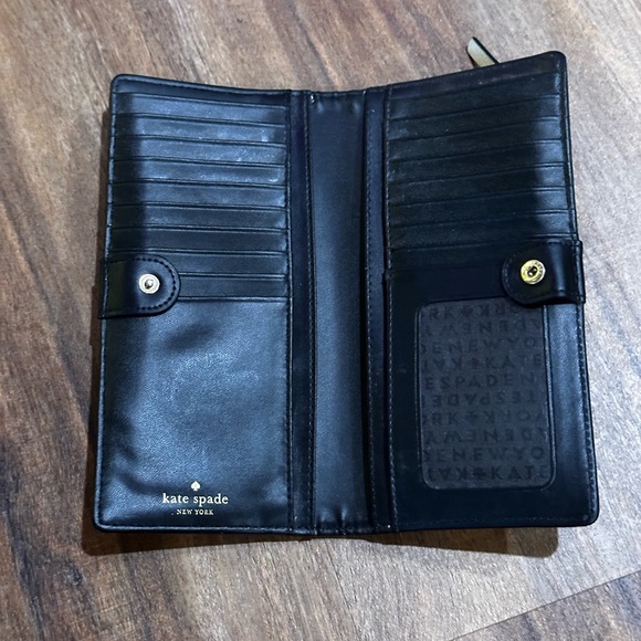 Kate Spade Two-Tone Black and Cream Wallet - Picture 4 of 7